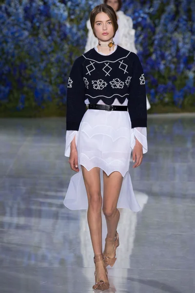 Look 14
